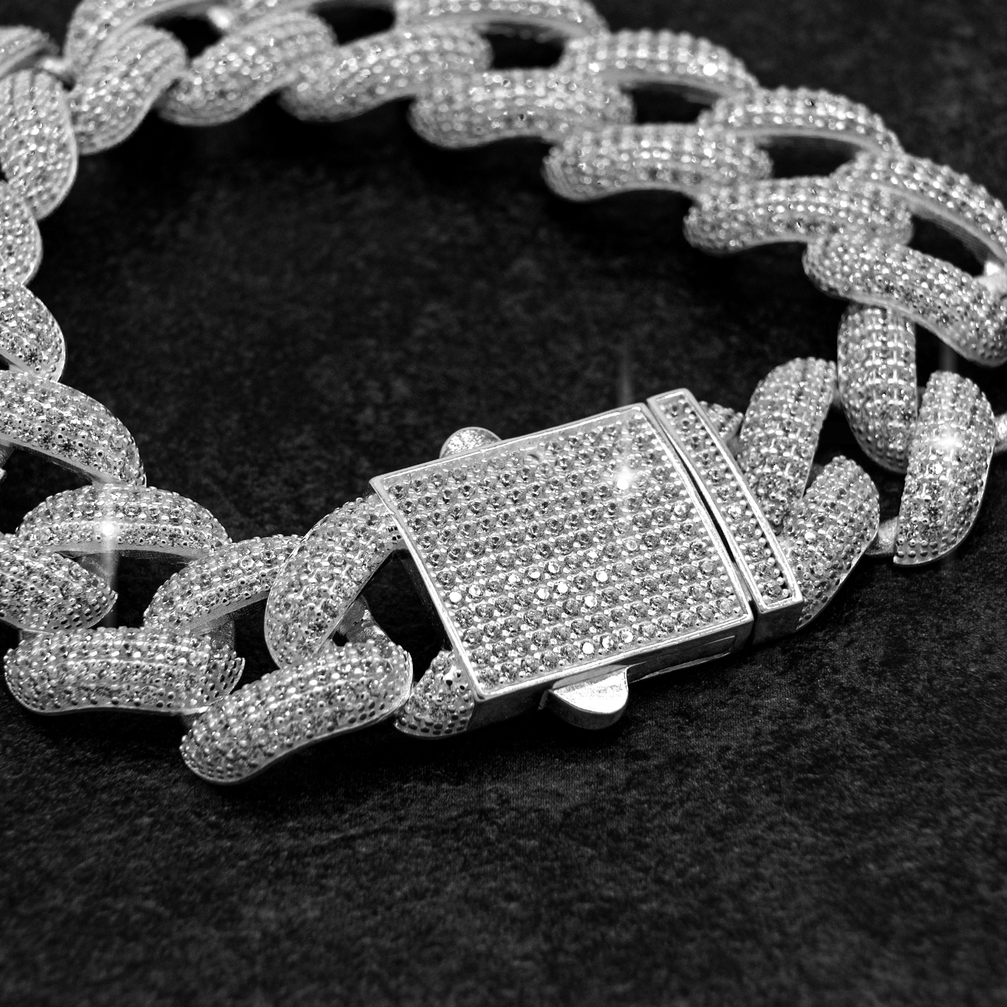 CUBAN LINK ARMBAND