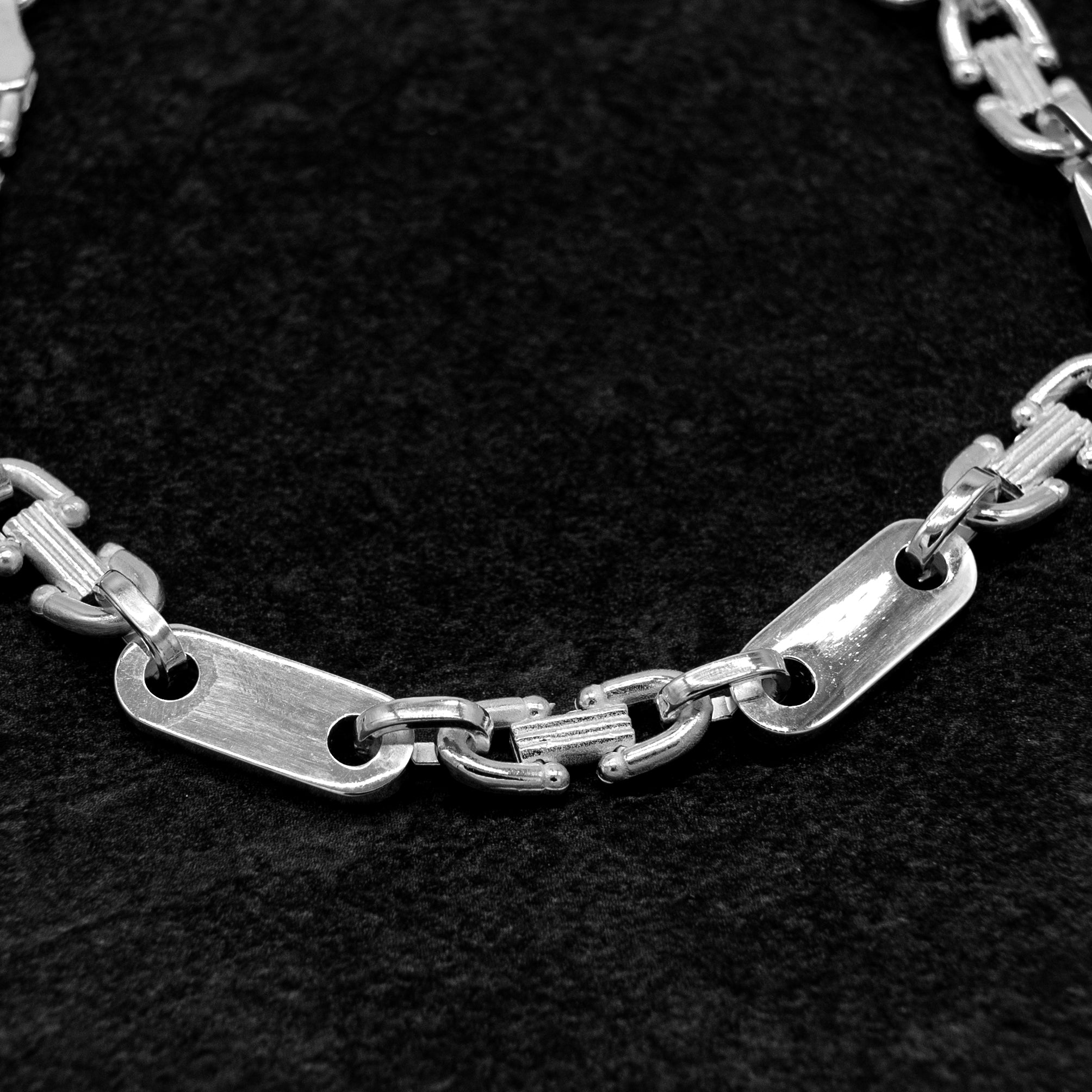PLATTEN BÜGEL ARMBAND