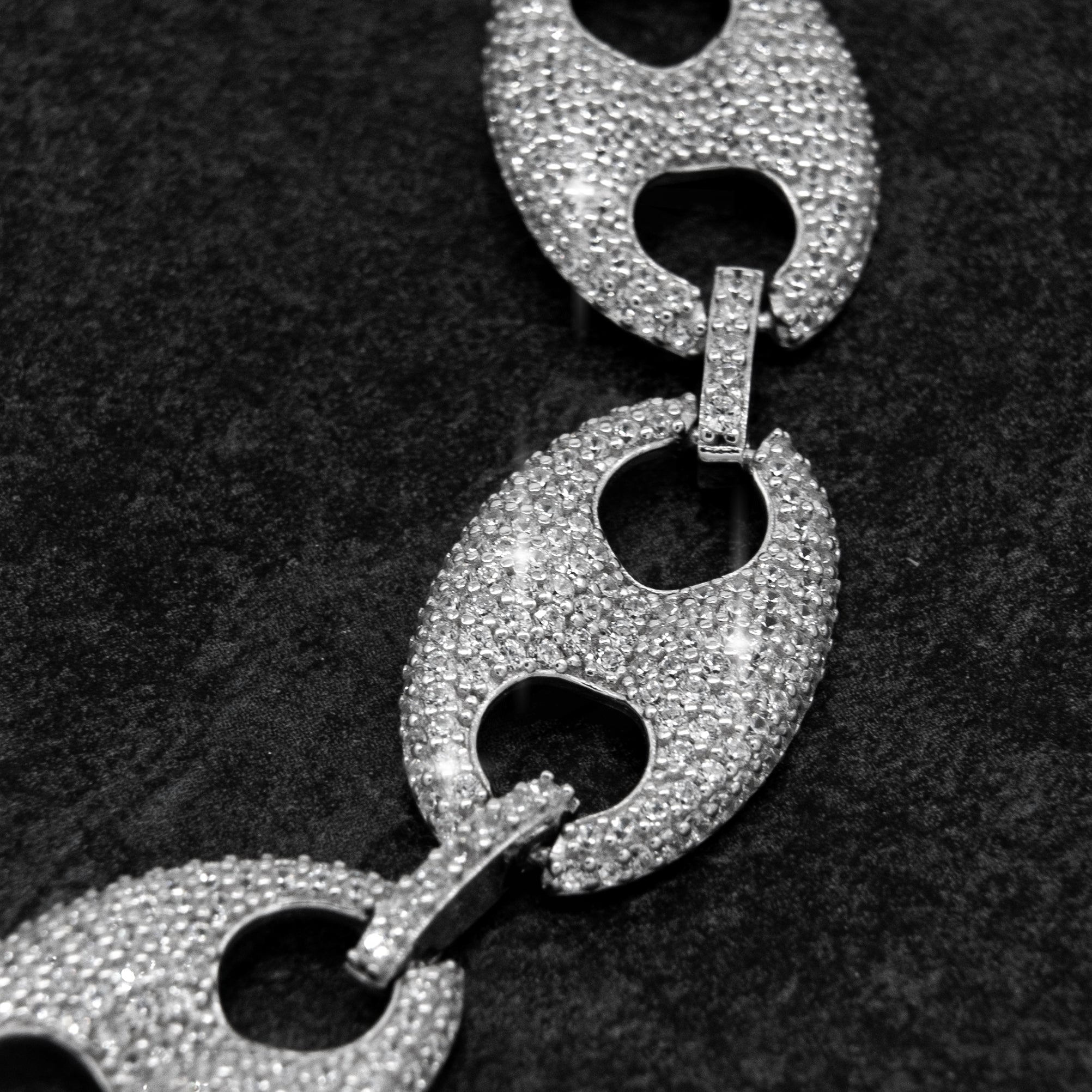 BOHNEN KETTE ICE OUT