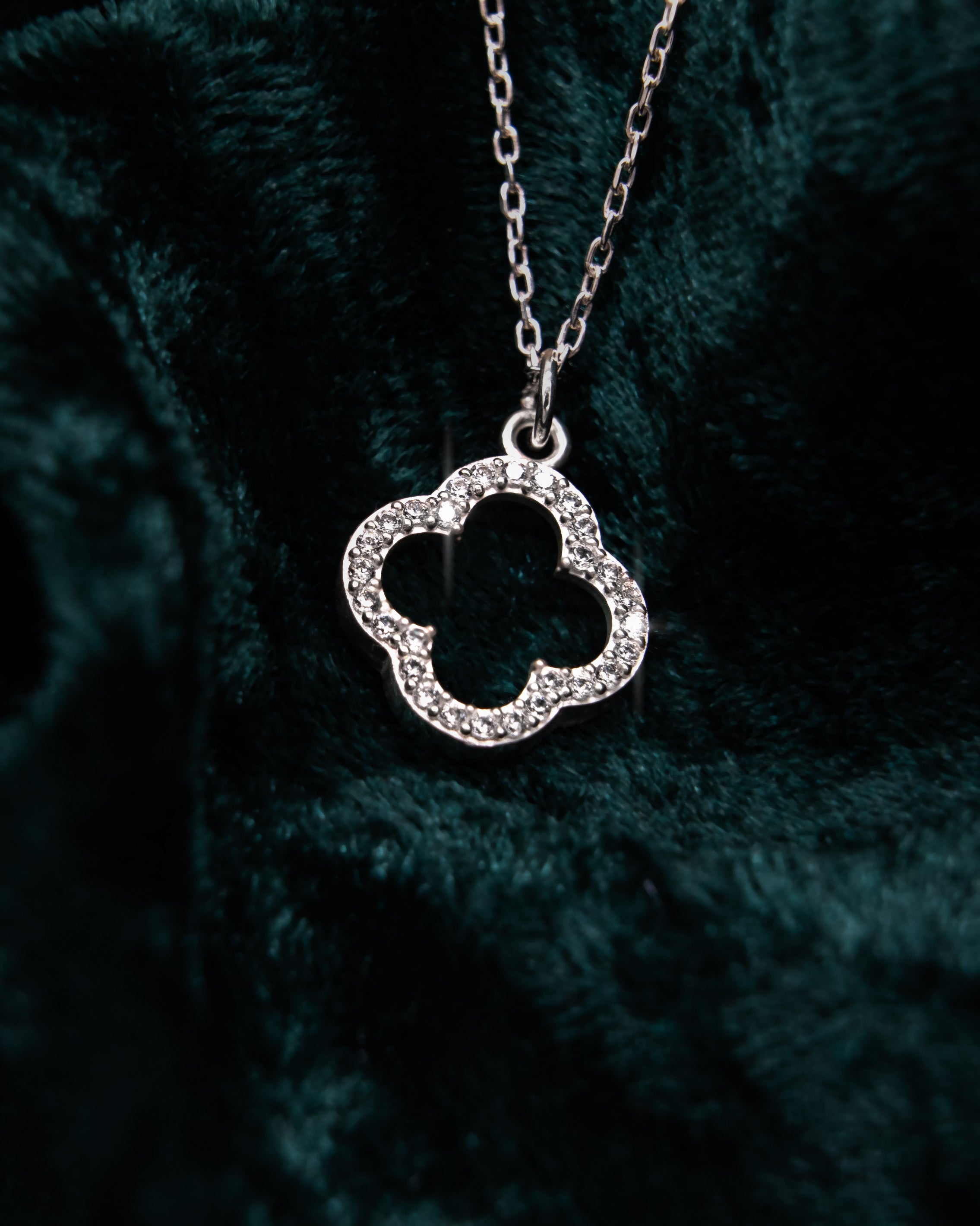 KLEEBLATT RAHMEN KETTE MIT ZIRKONIA