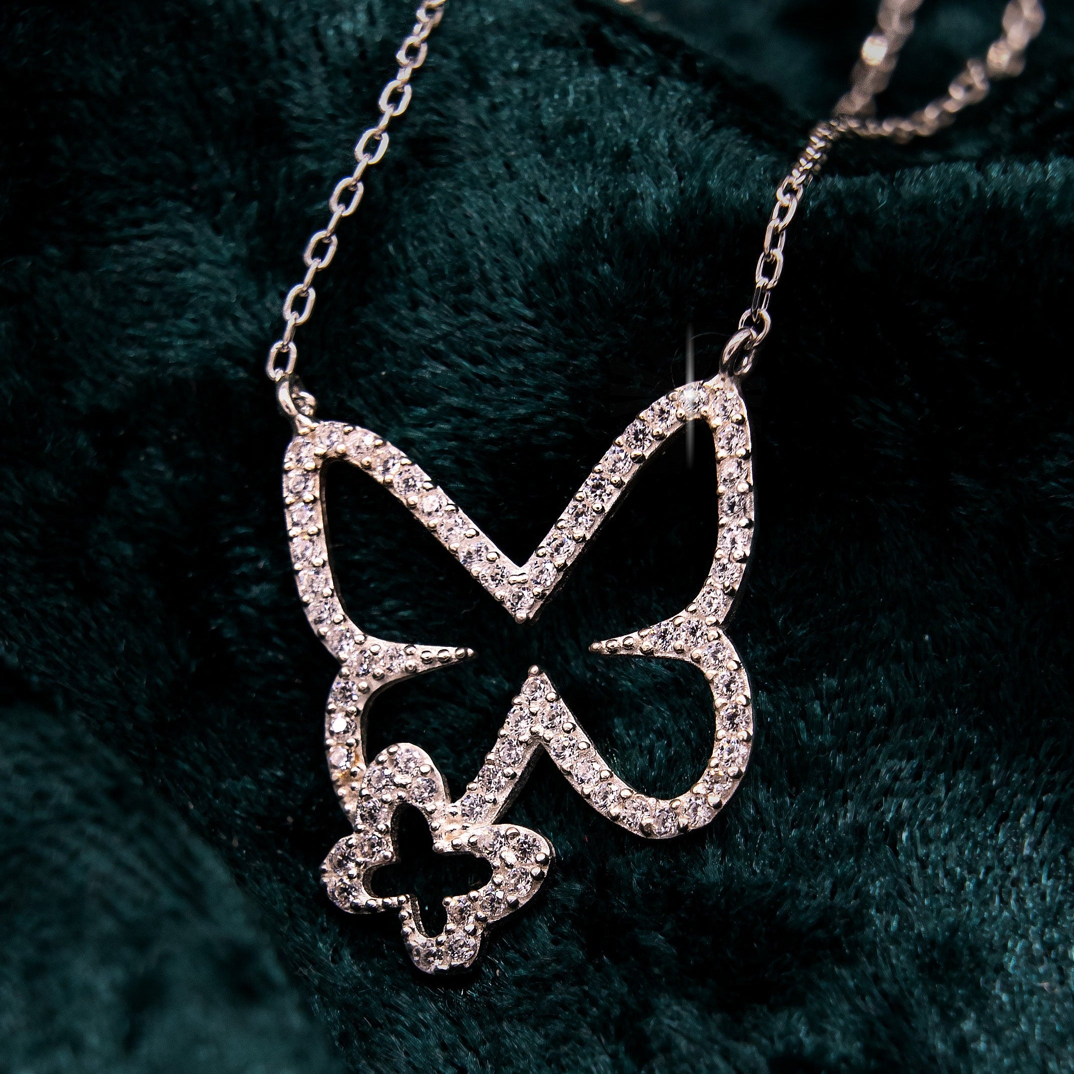 DOUBLE BUTTERFLY HALSKETTE