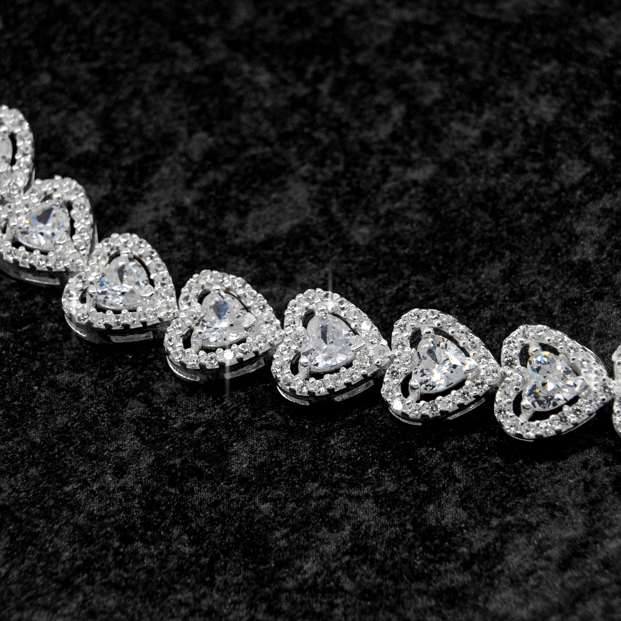 DIAMANTEN HERZ ARMBAND