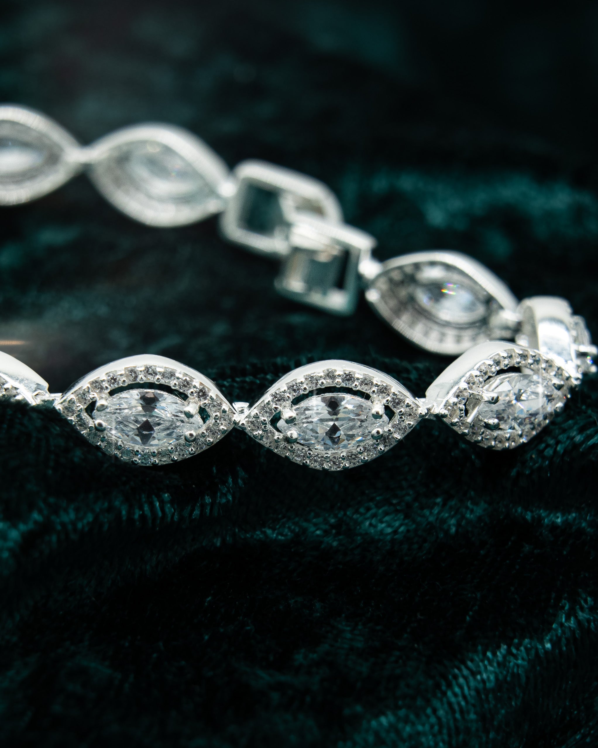 RAIN DROP ARMBAND