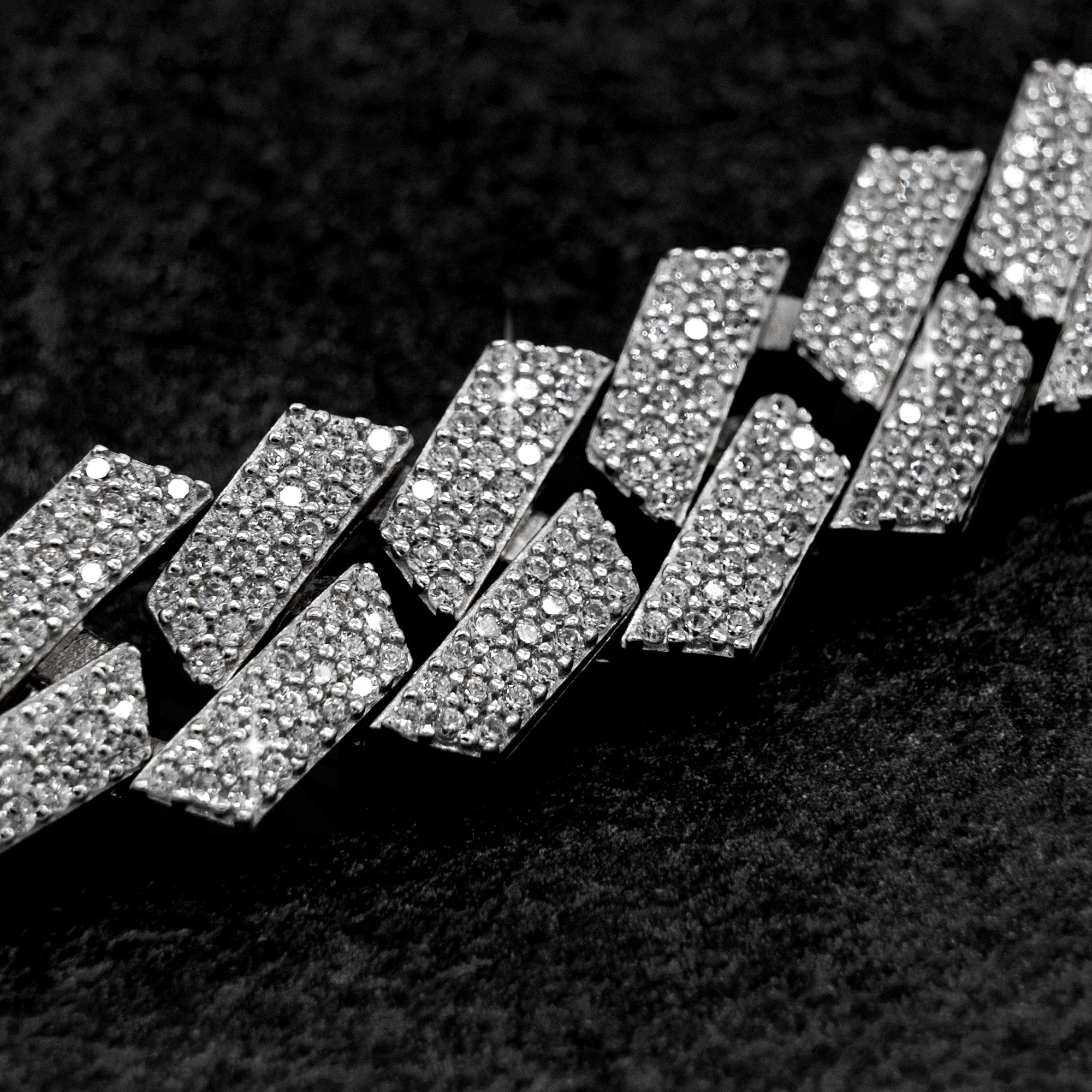 ZIGZAG CUBAN LINK ARMBAND