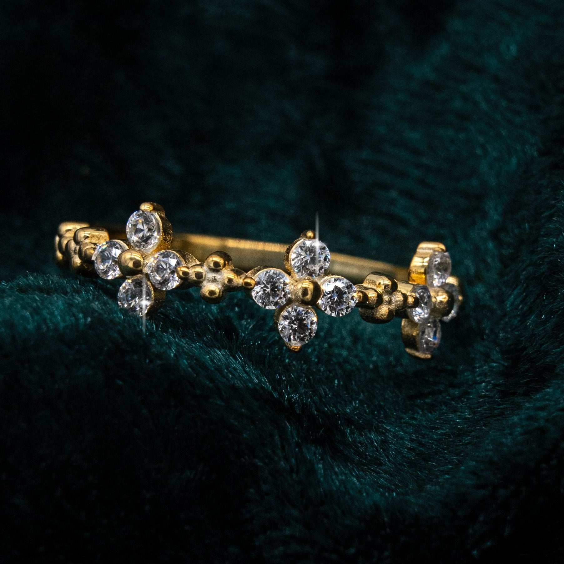 TRIO ZIRKONIA RING