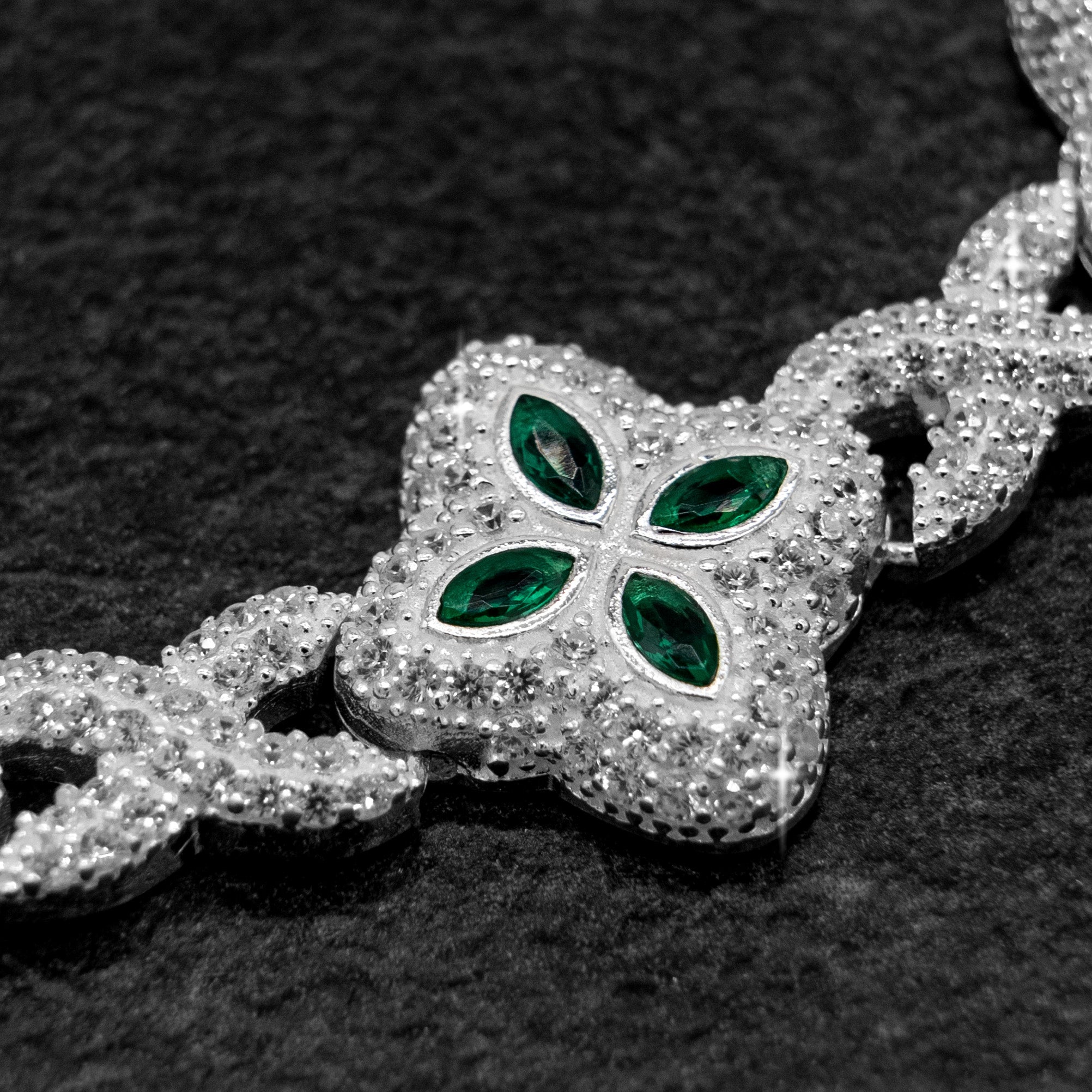 LUCKY FLOWER ARMBAND