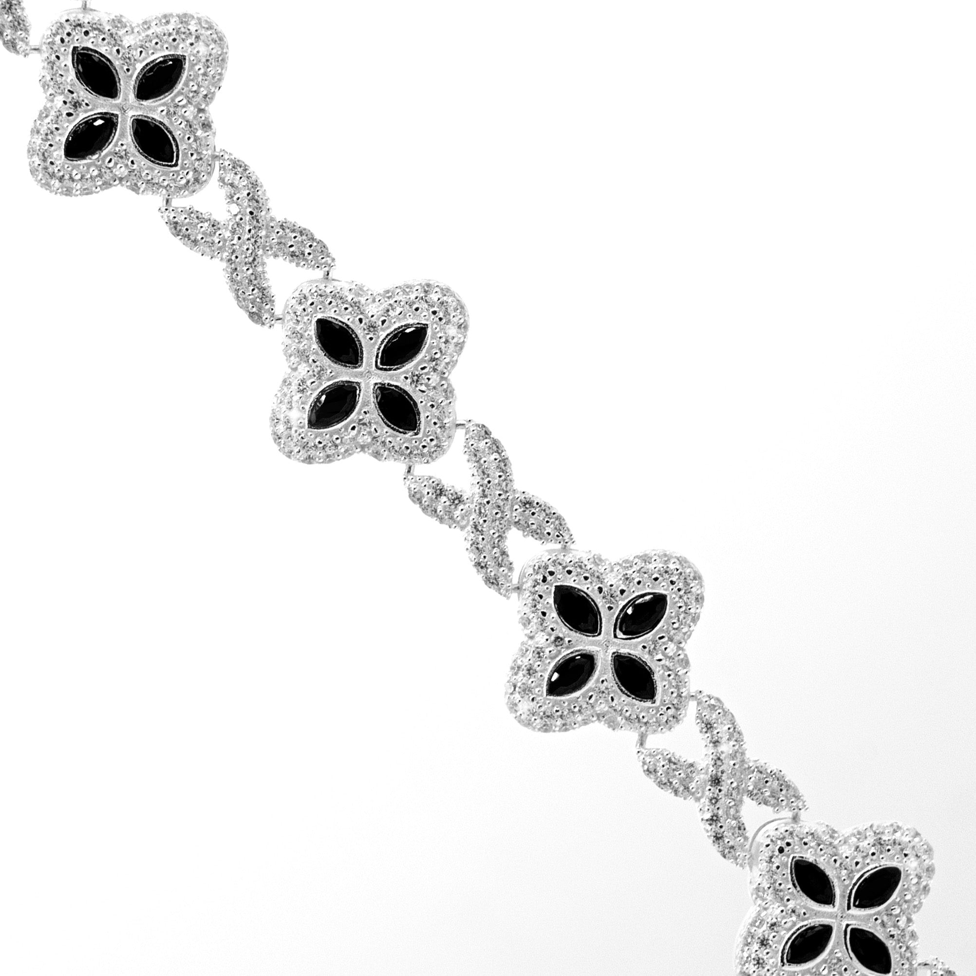 LUCKY FLOWER ARMBAND