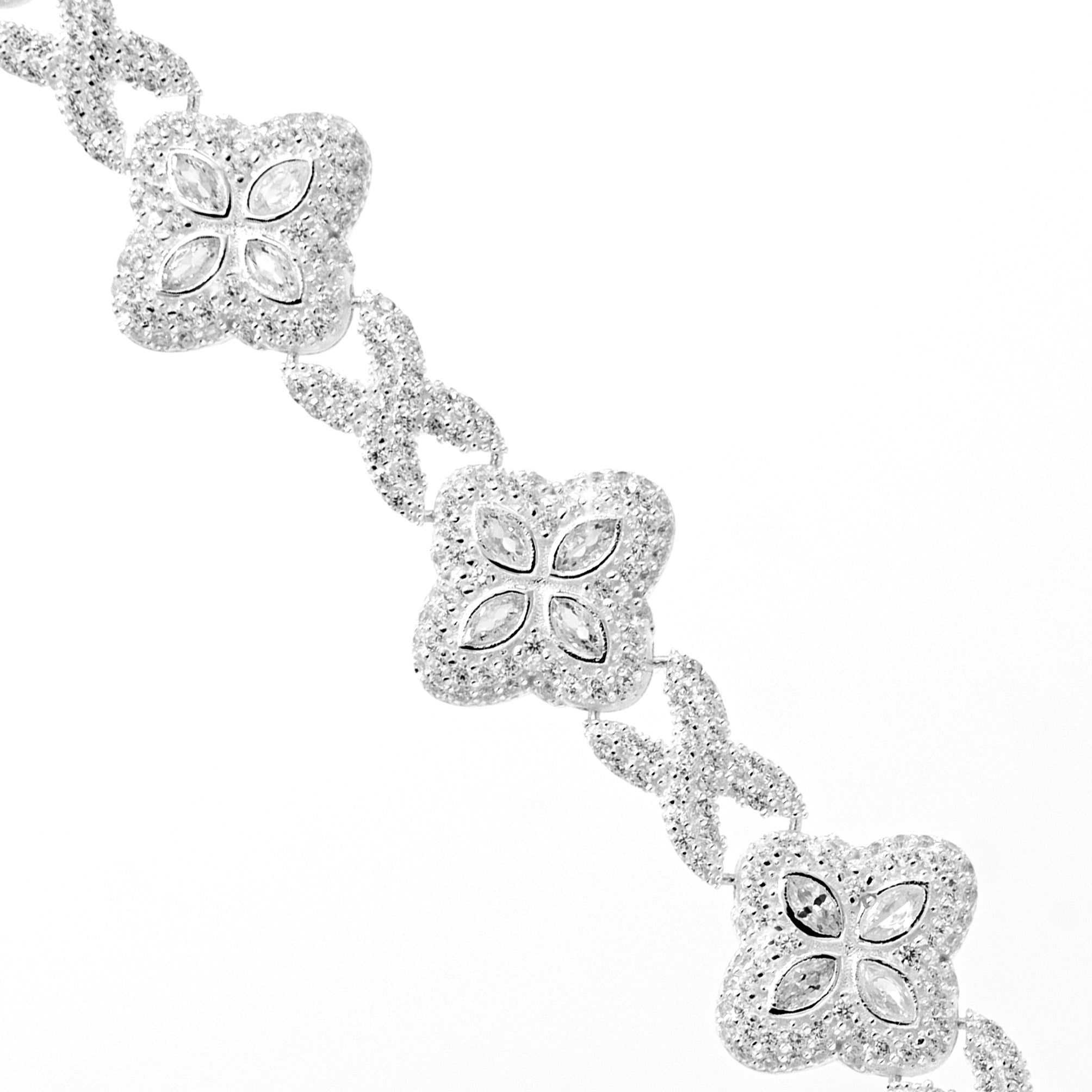 LUCKY FLOWER ARMBAND