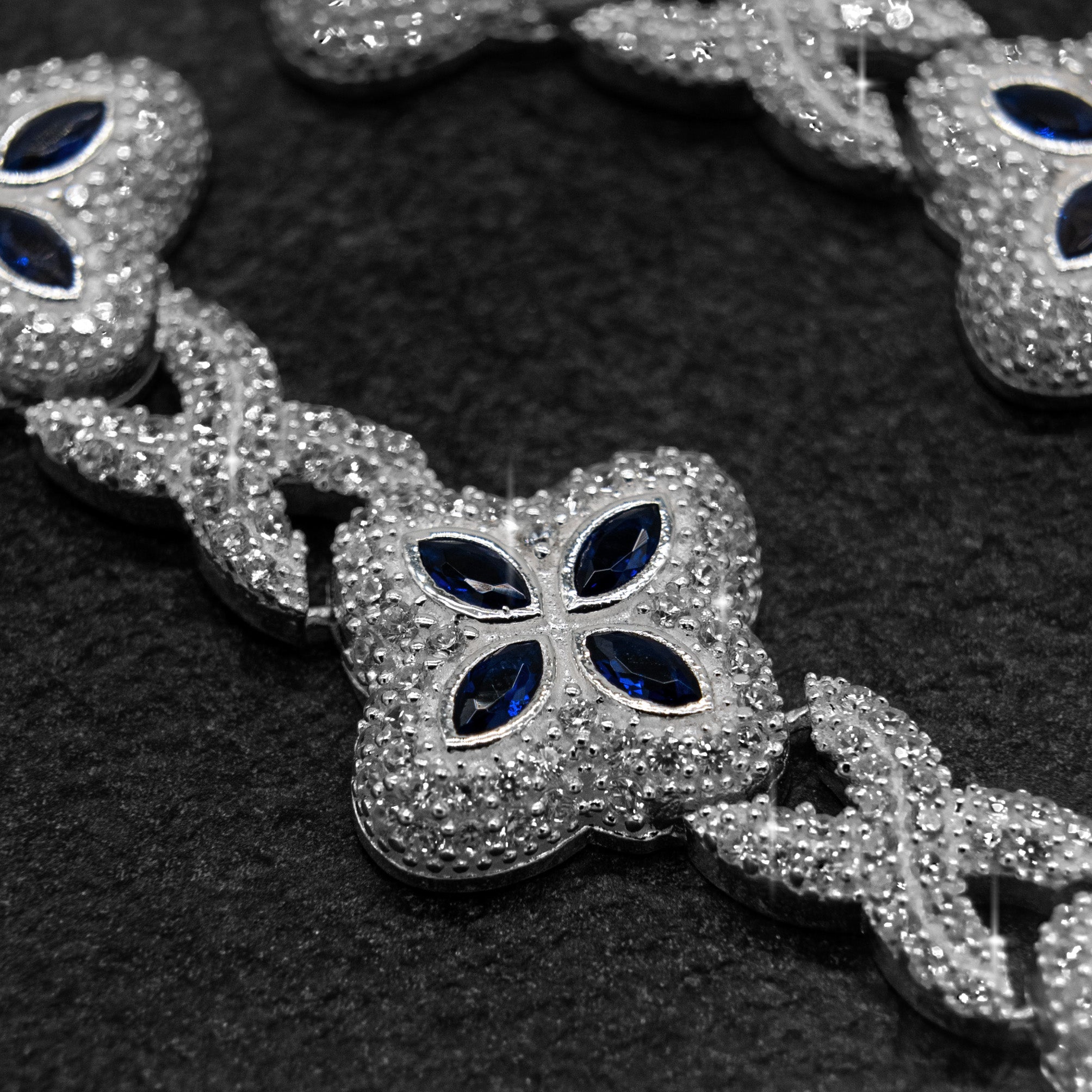LUCKY FLOWER KETTE