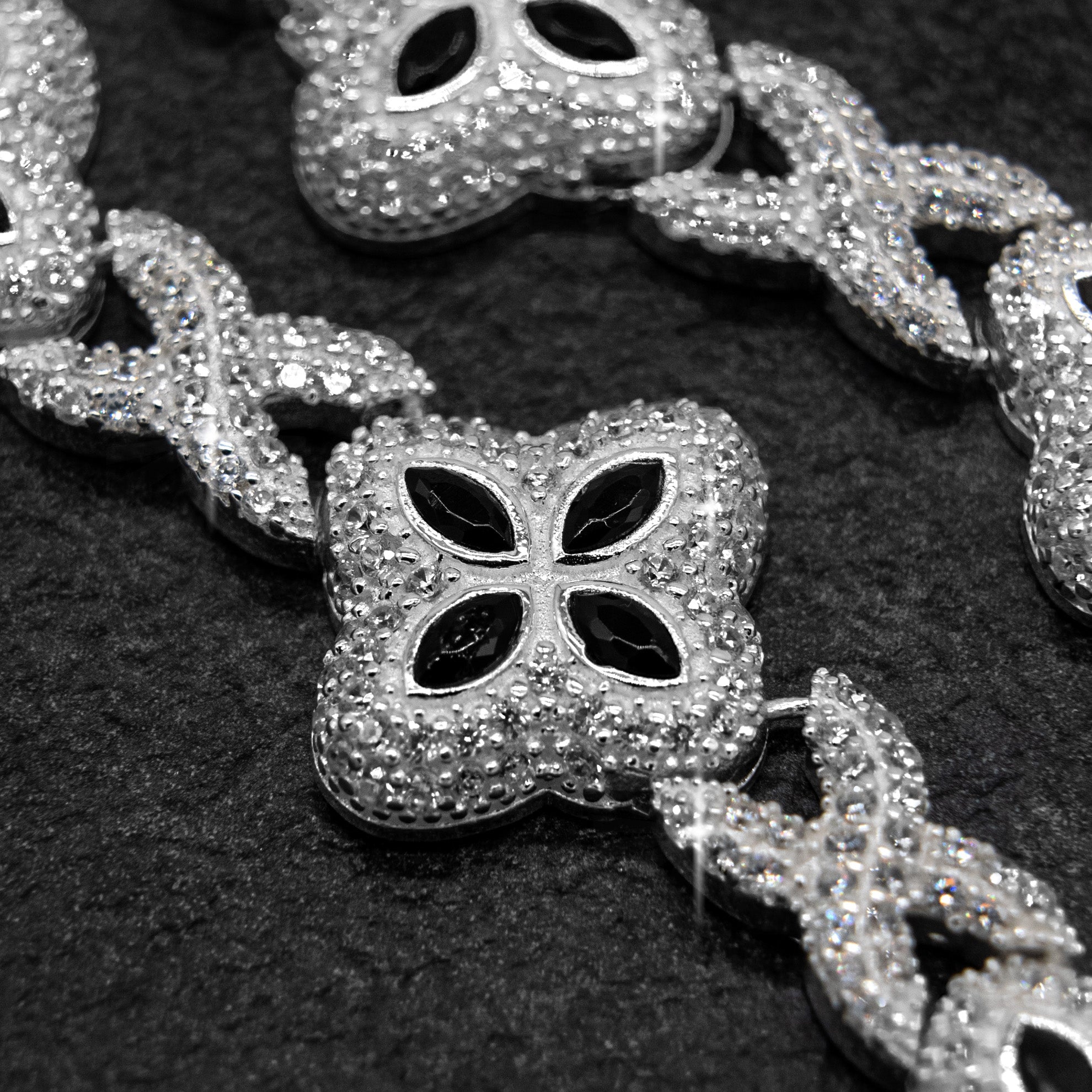 LUCKY FLOWER KETTE