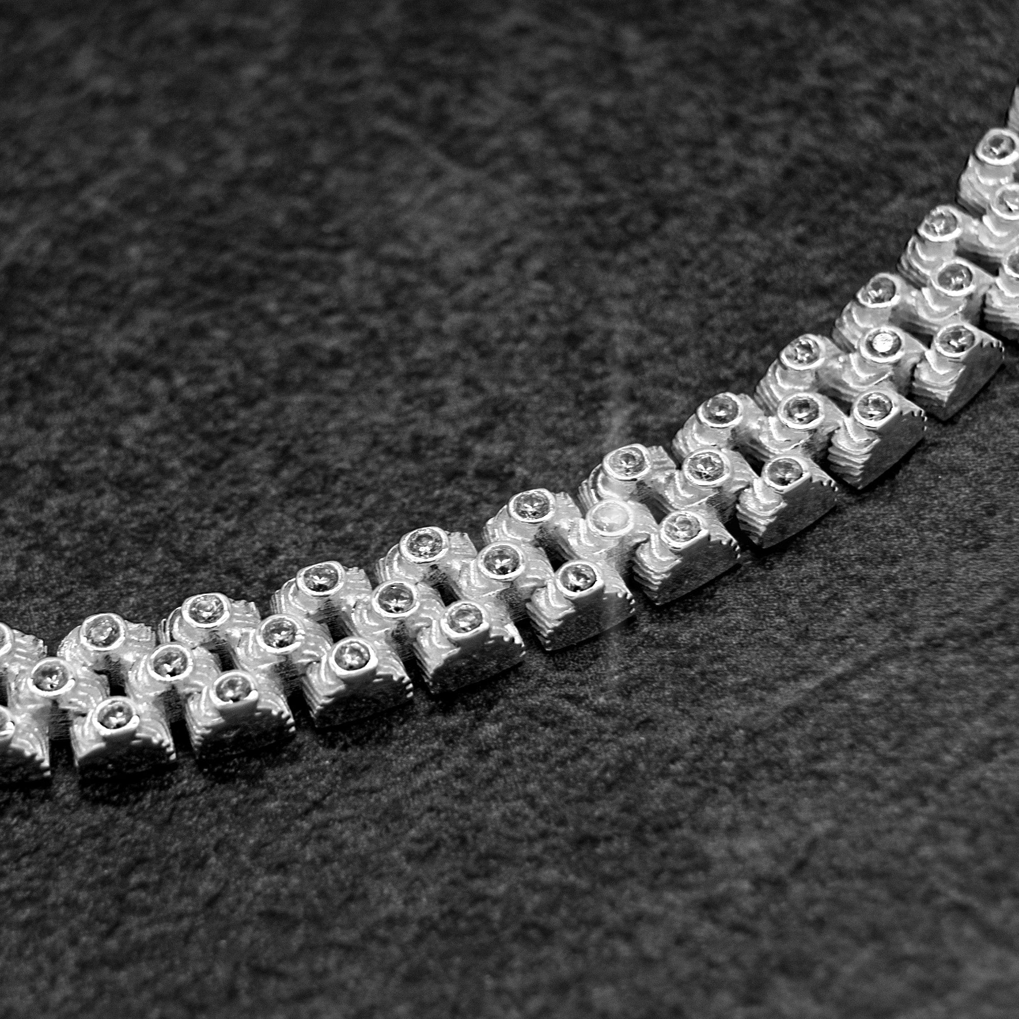 CROWN ARMBAND