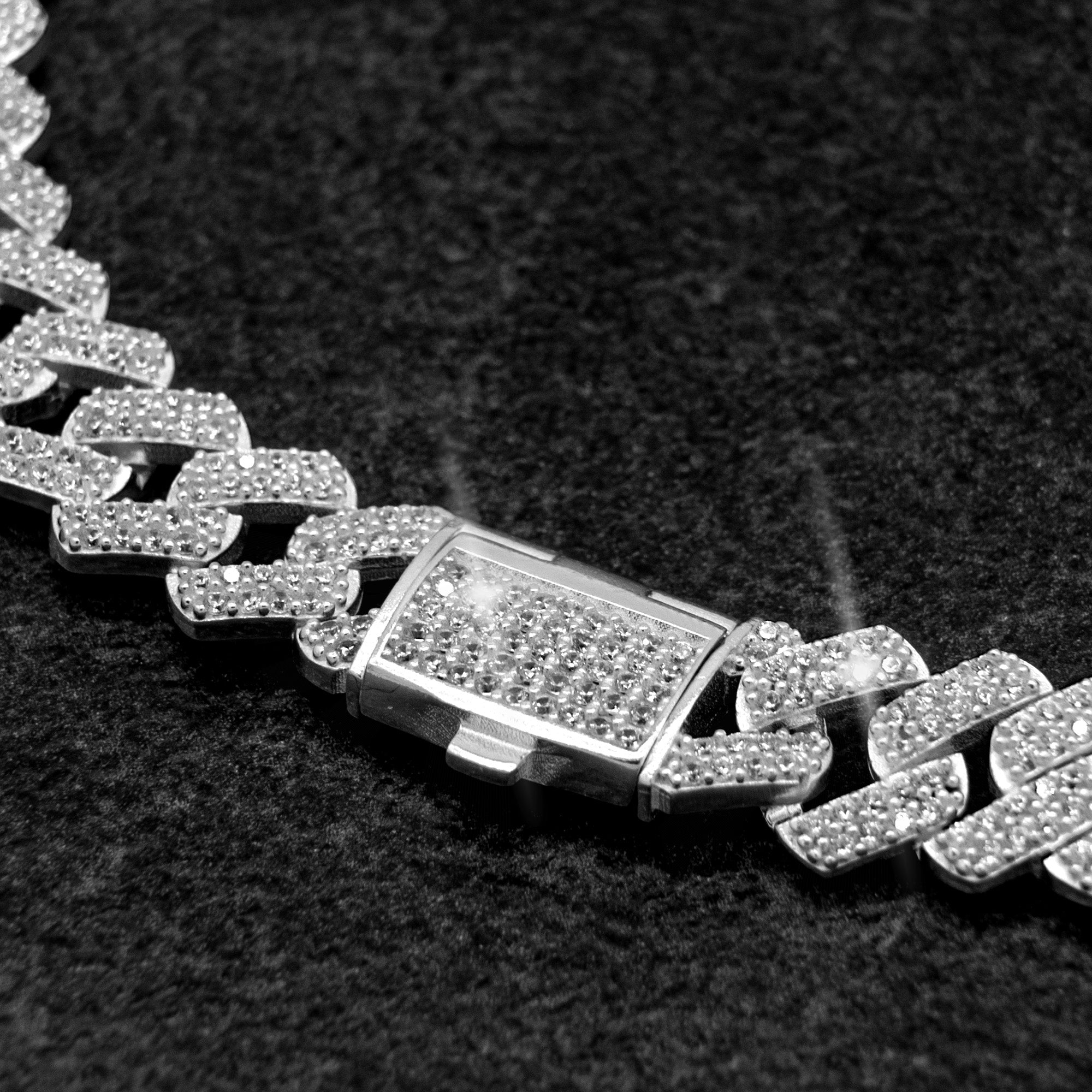 CUBAN LINK ARMBAND