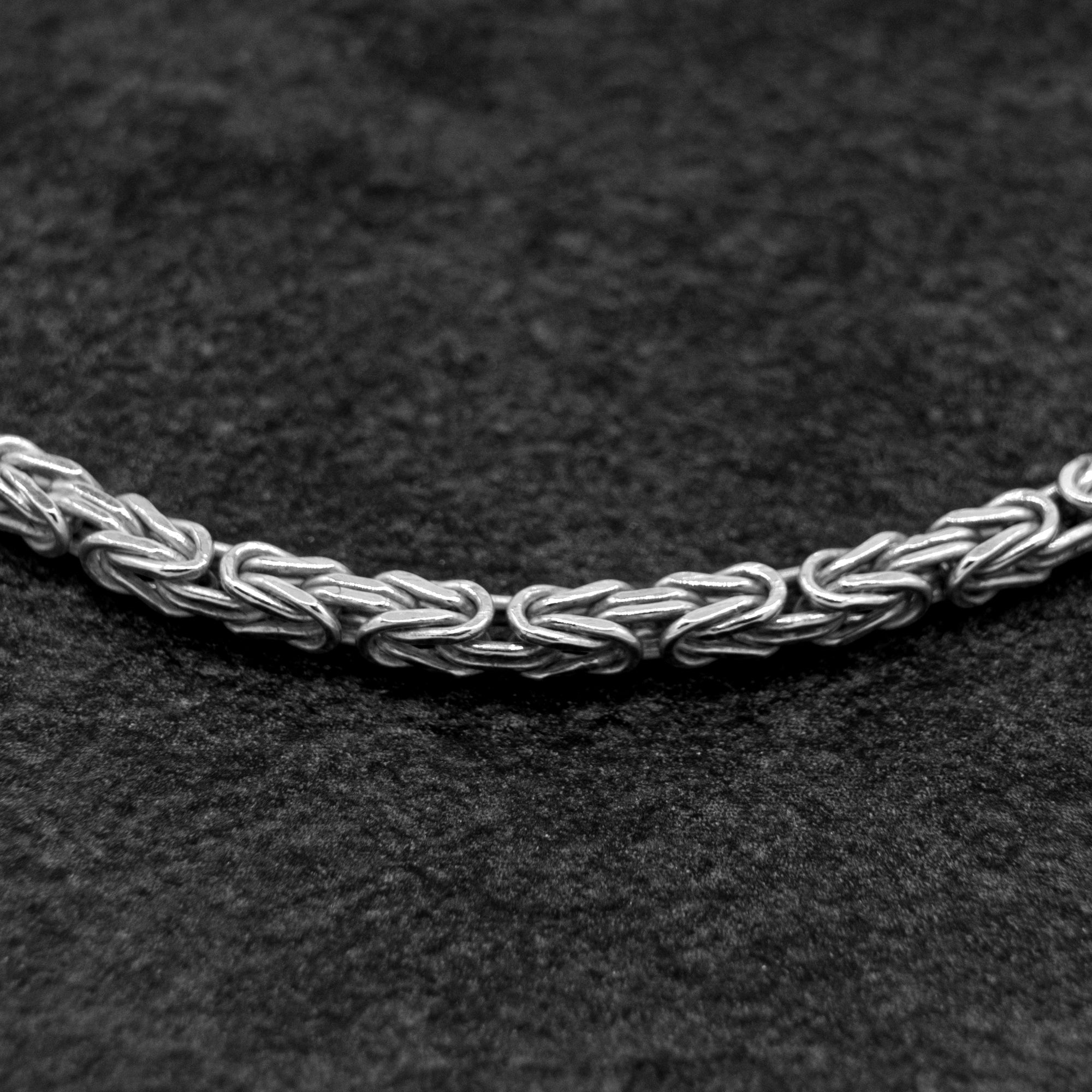 KÖNIGSARMBAND STANDARD