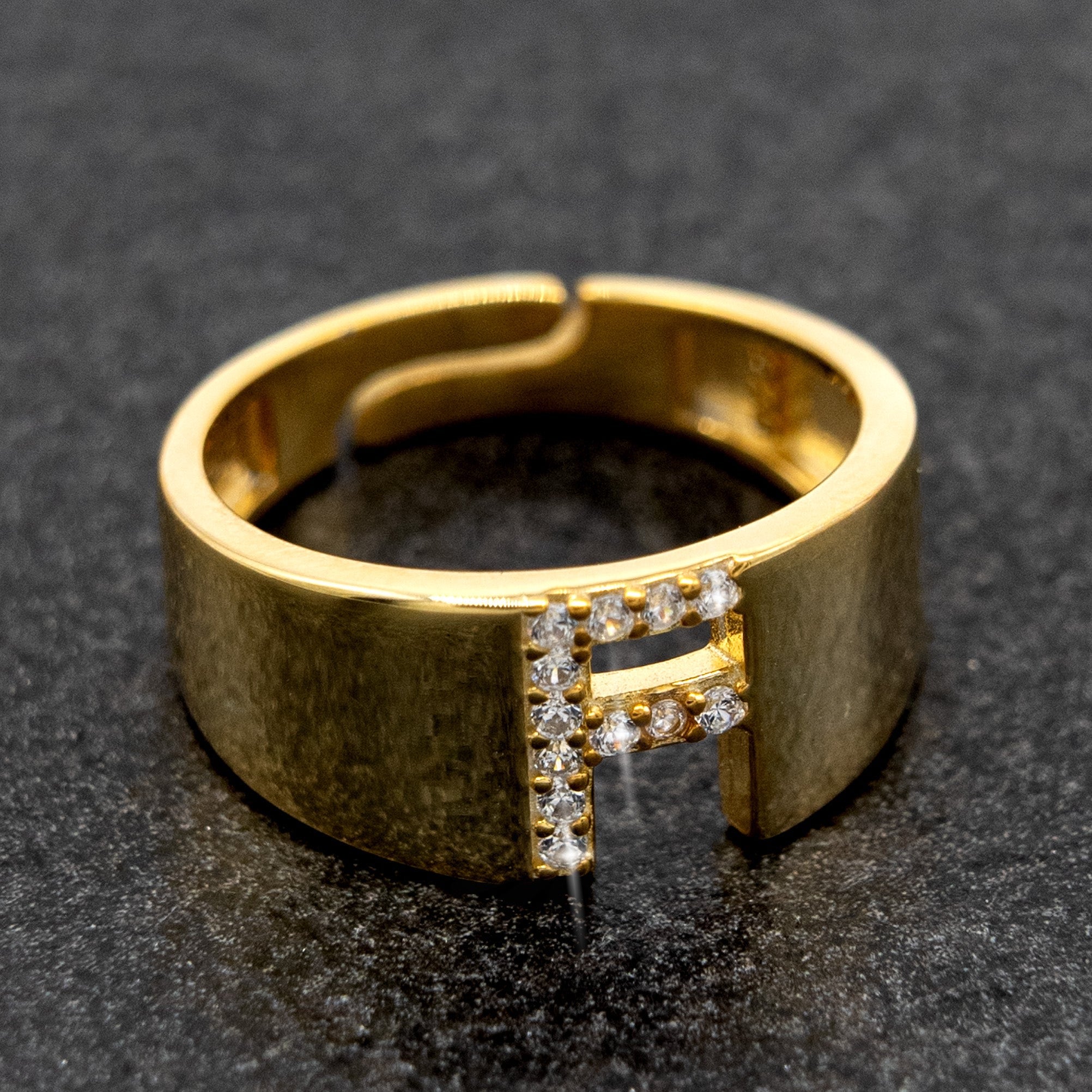 ZIRKONIA BUCHSTABEN RING