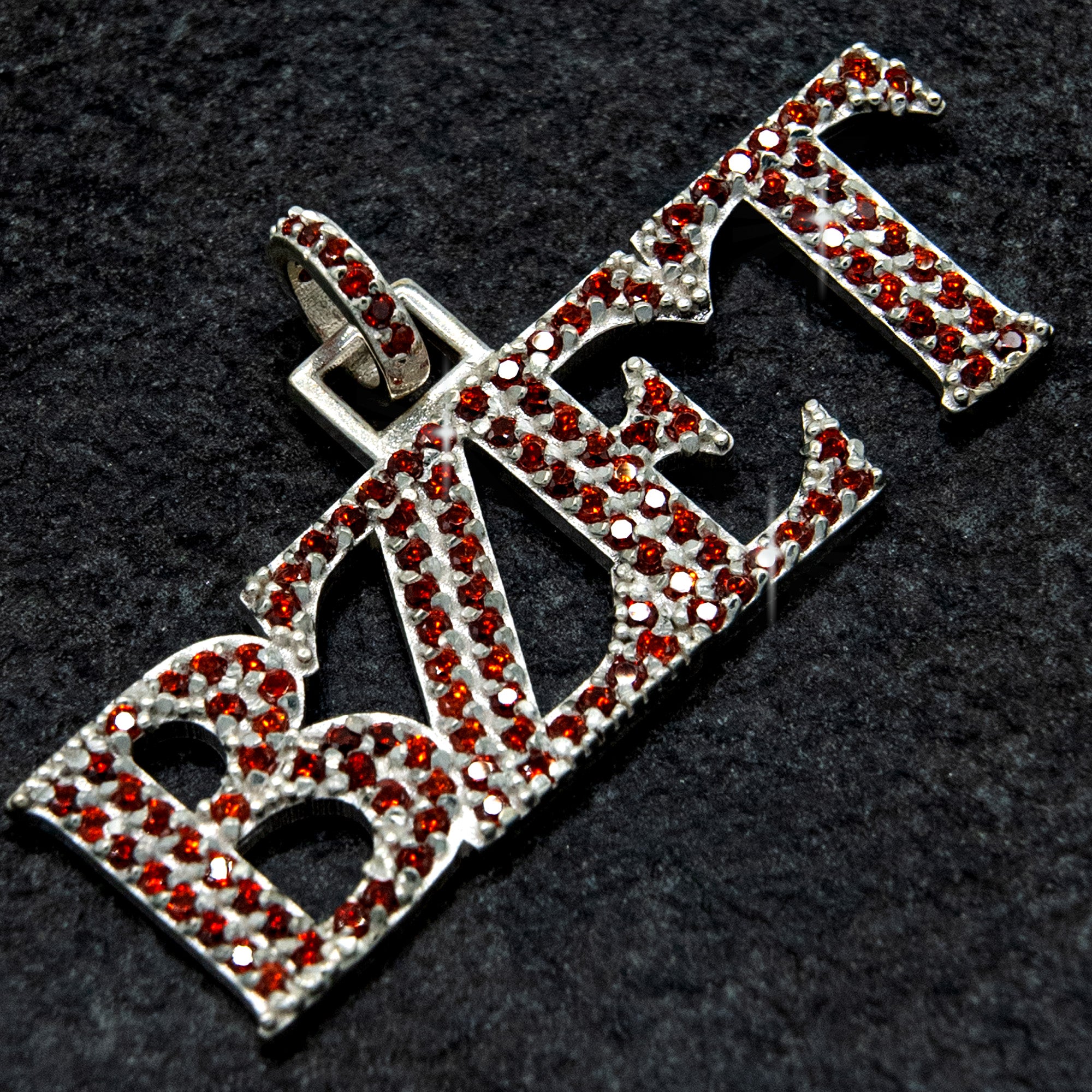 CUSTOM SERIF ANHÄNGER ICE OUT
